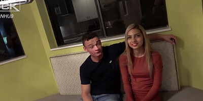 Cute babe gets bonked on the couch by her lucky boyfriend