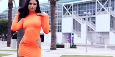 Ariana Marie pulls butt-plug out to get a real cock