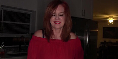 Mature milf wants to fuck step son’s big dick