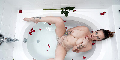 Busty MILF feels it hard in the butt hole while wild on top