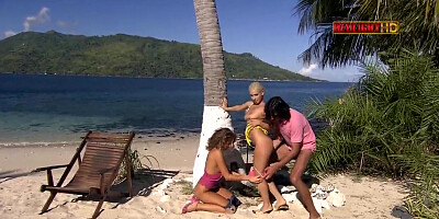 Men like bodies of tourists who are carnal on the beach