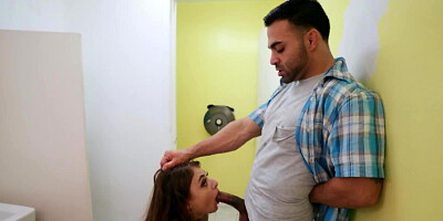 Driver fucks the teen bitch wearing an orange top in the restroom