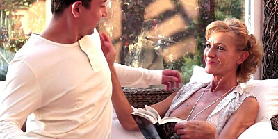 Gardener with a gorgeous cock fucking a horny mature