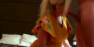 Mamma lar Virgin Styvson om sex - Lar dig hur man knullar