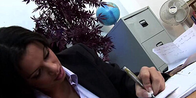 Horny guy gets to bang two amazing girls in the office