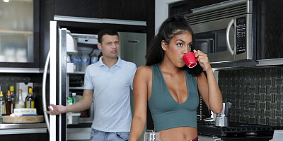 Ebony Stepsis With Big Tits Maya Farrell Satisfies Her Stepbrother On The Couch - Freeuse Fantasy