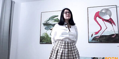 Explosive wench - spanish trailer - Pepe Porn