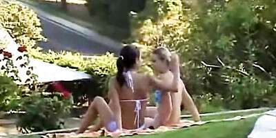 Temperament bimbo at lesbos action