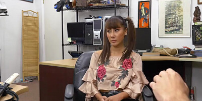 Chinese beauty Tiffany Rain pawn her pussy for plane ticket