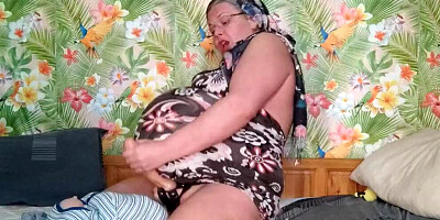 Pregnant futa grandma please her dick and her pussy