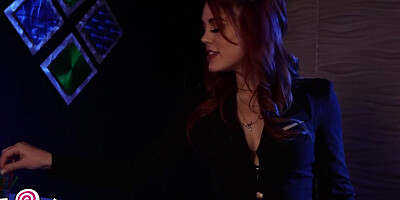 Molly Stewart & Riley Reid are rubbing each other's cunt