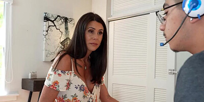 Which Butthole Feels Better? Stepmom Anal Challenge - Abby Somers