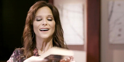 MOMMY'S BOY - Mature MILF Syren De Mer Has Her Pussy Roughly Fingered By Her 20yo Secret Admirer