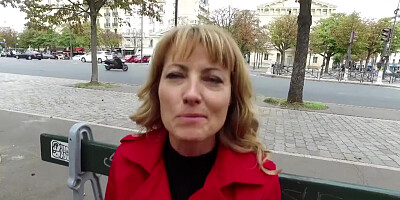 Naomi mature sexy va en club libertin avec son mari