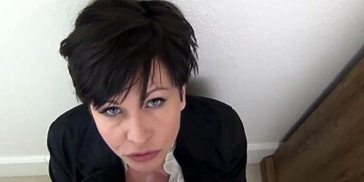 Mature woman shows her amazing dick-sucking skills on the camera