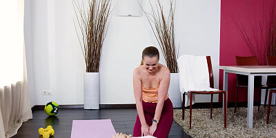 MATURE4K. Oliver Trunk teaches mature woman how to train and makes it in the end