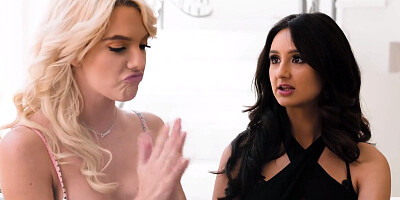 GIRLSWAY - Naughty Eliza Ibarra Cheats On Her Girlfriend With the Hot Kenzie Anne On Couple Vacation