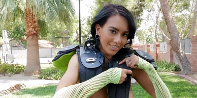 Exotic4K - Time for Football Kick off with Hottie Janice Griffith