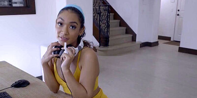 Step Sis i Put my Controller on my Pussy and it made me Horny S18:E10