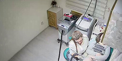Security camera films MILF while being waxed in beauty salon