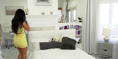 Mega Hot Blonde And Brunette Eat Each Other's Pussy Out