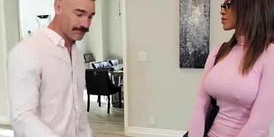 Nerdy babe Halle Hayes sucks that cock and takes a rough pounding