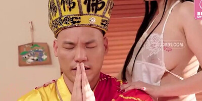 Cosplay sex with a huge boobs mature milf fuck her pussy and cum on her hot body