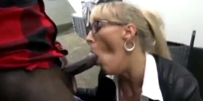 Naughty Mature MILF Likes When Black Guy Fucks Her Pussy