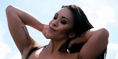 British Babe Hannah Shaw Fucks on the First Date