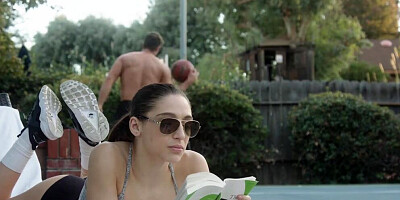 Brunette enjoying hot public pussy fucking with her hung muscly lover at the tennis court