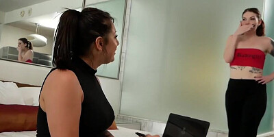 Inked girl goes down on stepmom to lick her wet pussy