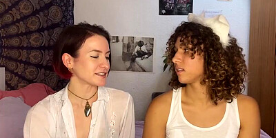 Ersties - Flora nimmt July hart ran in heißem BDSM-Spiel