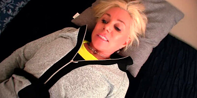 Payton Nicky seduce her tennis teacher into a massage