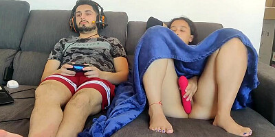 My stepsister gave me a handjob while I played playstation