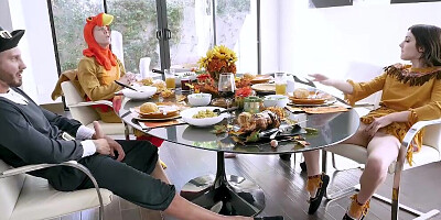 Brooklyn Chase & Rosalyn Sphinx are having 4some on the floor with two studs