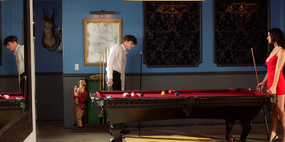 MILFY Sexy Hustler Venus Schools Younger Man At Oral Sex