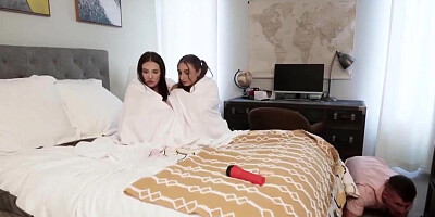 Aubree Valentine ana Penelope Kay banged by two guys in 4some