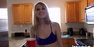 Mofos - Athletic Girlfriend in Workout Gear