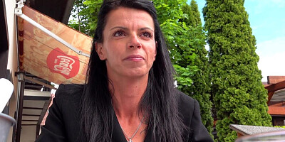 Amateur cougar sucks a big cock on the street for some cash