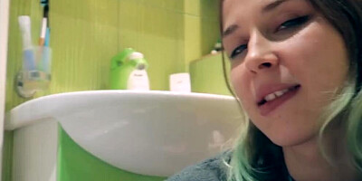 Stepsister did not let her stepbrother take a bath