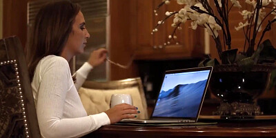 A Very Special Episode! - Layla London