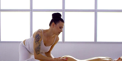 Spicy lesbians Emily Bright and Billie Star are licking each others muff