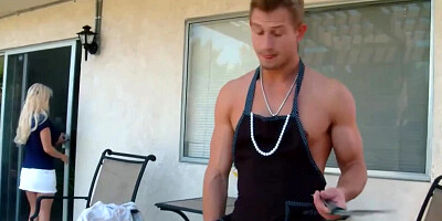 Busty Diamond Foxxx is wrapping her cherry around chap's willy