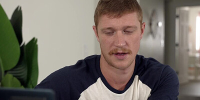 Stepmom Gets On Her Knees On The Couch On Purpose