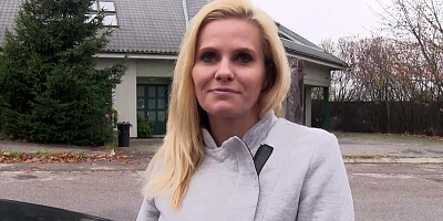 Amateur blonde Lilly Peterson gets fucked in the car for cash