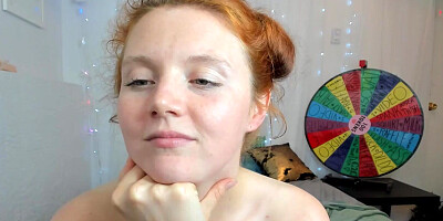 Foxy young girl shows off her sex toys in front of webcam