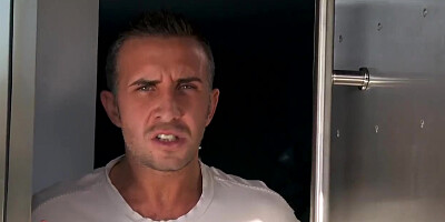 Brazzers - Door to Door Whores Brandi Love & Julia Ann Share Keiran Lee