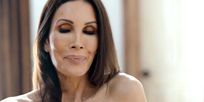 MOMMY'S GIRL - Horny Brunette Teen Teaches Her Hot Stepmom How to Do an Amazing Cunnilingus