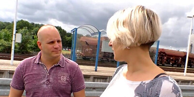 Hot mom in stockings is cheating on her husband with a lucky mailman