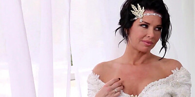 Naughty mom Veronica Avluv is dicked down by three studs